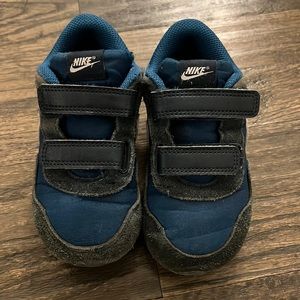 Nike boy sneakers
